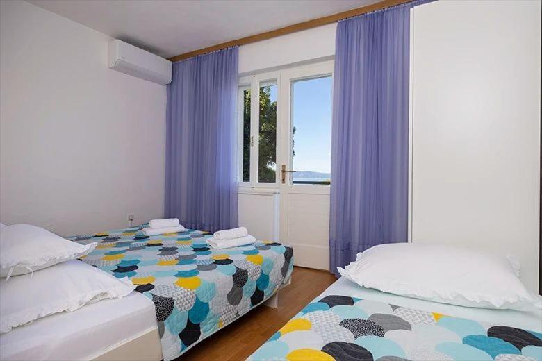Apartments Irena Tucepi Bagian luar foto